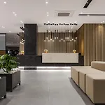 Aparthotel Divine & 4*