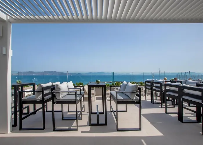 Divine & Apartmanhotel 4*