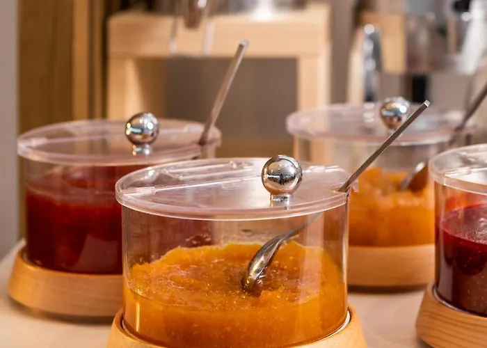 מלון דירות Divine & 4*