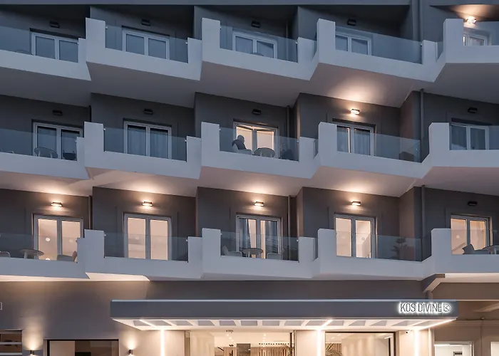 Divine & העיירה קוס