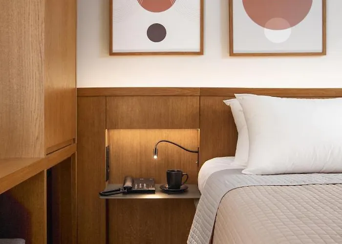 Apartmanhotel Divine & 4*